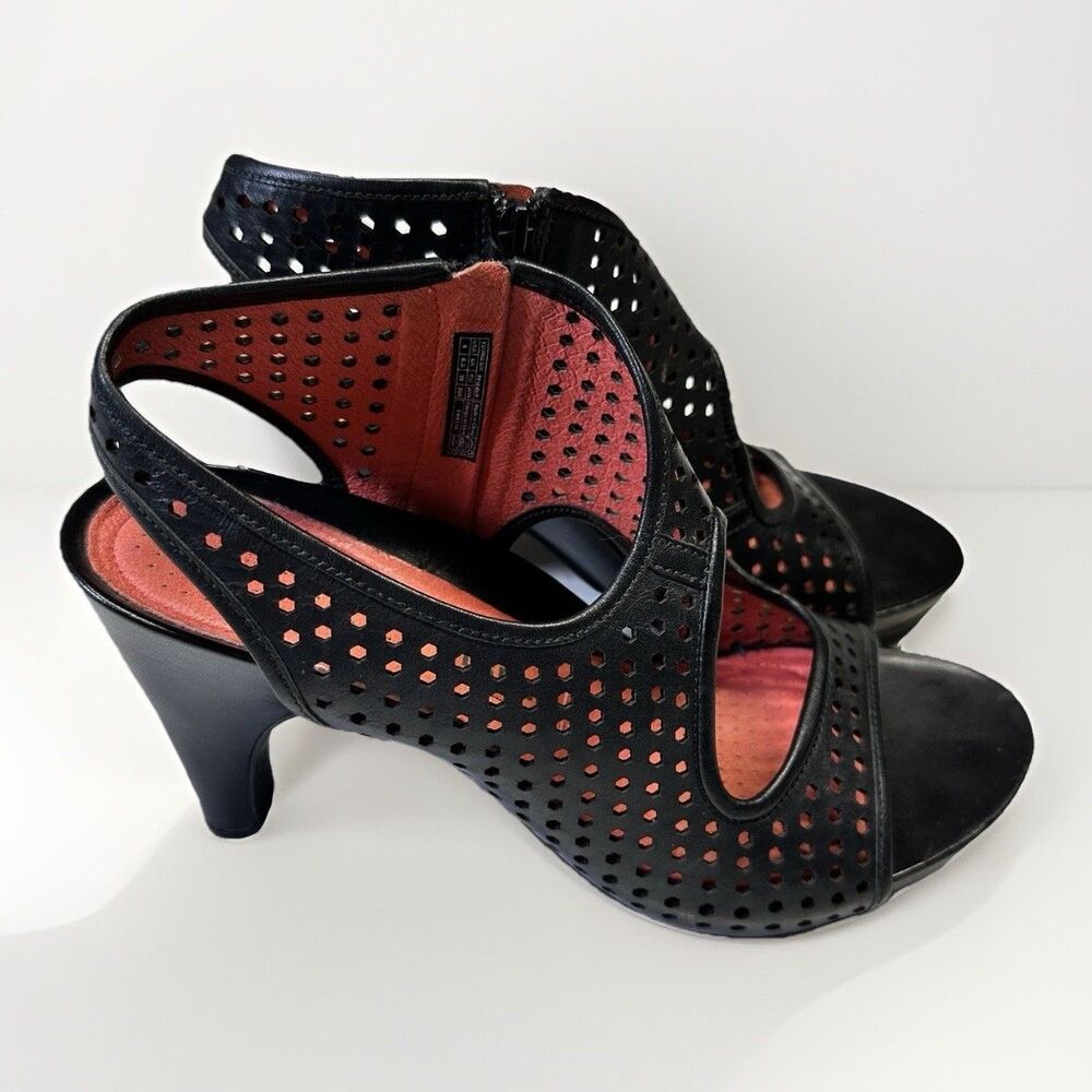 Tsubo Women’s Black Cutout Leather Heels Sandals Size 8 Comfort Zip Shoes - Picture 2 of 6